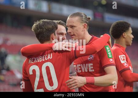 Giubilazione K um goalschuetze Elvis REXHBECAJ (K/Nr 20), da sinistra a destra Elvis REXHBECAJ (K), Jannes HORN (K), Marius WOLF (K) Calcio 1. Bundesliga, 19° giorno, FC Colonia (K) - Arminia Bielefeld (BI), il 31 gennaio 2021 a Koeln/Germania. ¬ | utilizzo in tutto il mondo Foto Stock