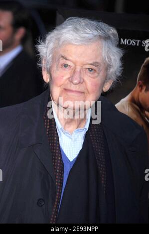 **FOTO DEL FILE** Hal Holbrook è scomparso. Hal Holbrook alla prima "Water for Elephants" al Teatro Ziegfeld di New York. 17 aprile 2011. Credito: Dennis Van Tine/MediaPunch Foto Stock