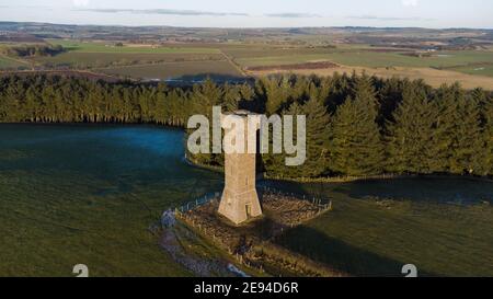 La prop di Ythsie Memorial Tower sulla Haddo Estate vicino a Tarves, Aberdeenshire, Scozia, Regno Unito. Costruito in memoria di George Gordon, IV conte di Aberdeen Foto Stock