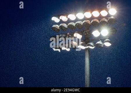 2 febbraio 2021; St Mirren Park, Paisley, Renfrewshire, Scozia; Scottish Premiership Football, St Mirren contro Hibernian; Heavy Rain prima del calcio d'inizio Foto Stock