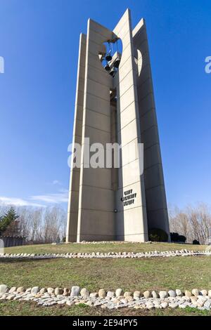 SOFIA, BULGARIA - 16 FEBBRAIO 2014: Memoriale della Bandiera della Pace (Zname na mira) Assemblea Internazionale dei Bambini al parco Kambanite a Sofia Foto Stock