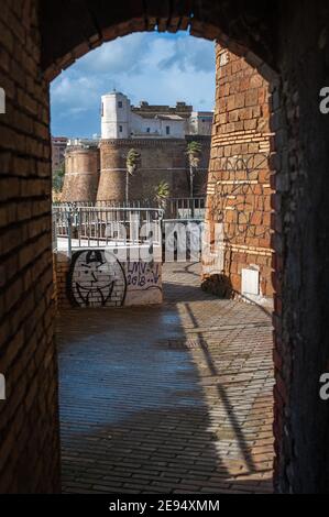 Nettuno. Roma, Italia 02/01/2021: Borgo medievale e Forte San Gallo. © Andrea Sabbadini Foto Stock