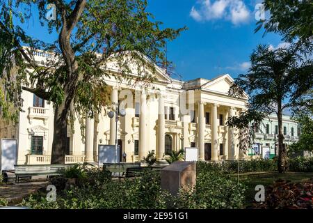 Biblioteca pubblica Jose Marti situata nel Leincio Vidal Park di Santa Clara, Cuba. Questa zona è un monumento nazionale Foto Stock