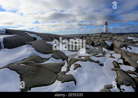 Faro di Peggy's Point in inverno, Peggy's Cove, Nova Scotia, Canada Foto Stock