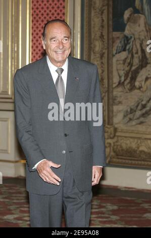 Il presidente Jacques Chirac arriva per la tradizionale cerimonia epifania al Palazzo Elysee, Parigi, Francia, 12 gennaio 2006. Foto di Mousse/ABACAPRESS.COM Foto Stock