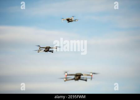 Chatelherault Country Park, Hamilton, Scozia, Regno Unito. 2019. Nella foto: Piloti professionisti di droni che volano droni nel Chatelherault Country Park. Credit: Colin Fisher/Alamy Live News. Foto Stock