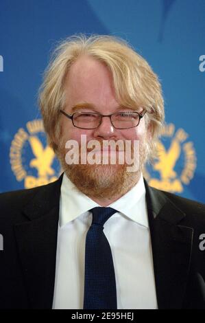 L'attore Philip Seymour Hoffman è stato trovato morto nel suo appartamento di Manhattan dopo un overdose apparente della droga è stato annunciato Domenica 2 febbraio 2014. La star di Hollywood, che ha vinto un Academy Award come miglior attore per la sua performance nel film Capote del 2005, aveva 46 anni. File photo: Philip Seymour Hoffman pone nella sala stampa del 58th Annual Directors Guild of America Awards. Los Angeles, 28 gennaio 2006. Foto di Lionel Hahn/ABACAPRESS.COM Foto Stock