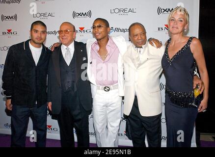 Chad Hugo, Clive Davis, Pharrell Williams, Quincy Jones e Sharon Stone partecipano al Clive Davis Pre-GRAMMY Awards 2006 che si è tenuto presso il Beverly Hilton Hotel di Los Angeles, CA, USA il 7 febbraio 2006. Foto di Lionel Hahn/ABACAPRESS.COM Foto Stock