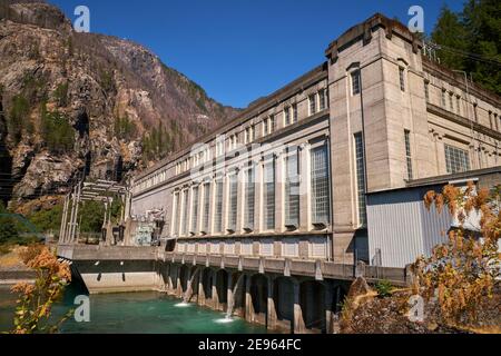 Gorge Dam Powerhouse Washington state. Una centrale idroelettrica sul fiume Skagit nello Stato di Washington, Stati Uniti. Foto Stock