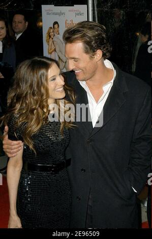 Sarah Jessica Parker e Matthew McConaughey alla prima mondiale di 'Failure to Launch', tenutasi al Clearview Chelsea West Theatre, mercoledì 8 marzo 2006 a New York, USA. Foto di David Miller/ABACAPRESS.COM Foto Stock