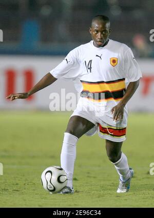 Mendoca dell'Angola durante la Coppa Africana delle Nazioni 2006 al Cairo, Egitto, il 23 gennaio 2006. Foto di Christian Liegi/ABACAPRESS.COM Foto Stock