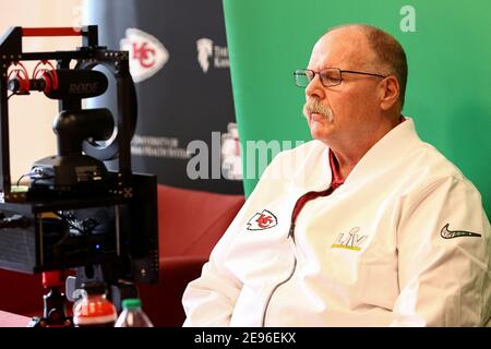 Kansas City, Stati Uniti. 01 Feb 2021. Kansas City Chiefs Head Coach Andy Reid, visto qui in un'immagine rilasciata ai media, durante la Super Bowl media night, Lunedi, 1 febbraio 2021. I Chiefs affronteranno i Tampa Bay Buccaneers nel Super Bowl 55. (Steve Sanders/Kansas City Chiefs via AP/Sipa USA) Credit: Sipa USA/Alamy Live News Foto Stock