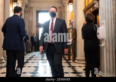 Washington, Stati Uniti, 02 febbraio 2021. 2 febbraio 2021 - Washington, DC, Stati Uniti: Senatore degli Stati Uniti Gary Peters (D-MI) che cammina verso la Camera del Senato. (Foto di Michael Brochstein/Sipa USA) Credit: Sipa USA/Alamy Live News Foto Stock