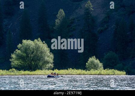 Rafting lungo il fiume Grande Ronde, Oregon. Foto Stock