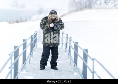 Inverno uomo primo piano ritratto , foto di qualità Foto Stock