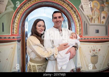 Il Principe Nicola e la Principessa Alina di Romania partecipano alla cerimonia di Cristianesimo reale della Principessa Maria Alexandra di Romania presieduta da sua Eminenza Calinic, Arcivescovo di Arles e muscolo al Monastero di Curtea de Arges, il 23 giugno 2021 a Curtea de Arges, Romania. I padrini sono il principe Mihai e sua moglie la principessa Emanuela de Ghyka. Foto di David Niviere/ABACAPRESS.COM Foto Stock