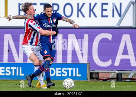 TILBURG, PAESI BASSI - GENNAIO 31: (L-R): OLE Romeny di Willem II, Sergio pena di FC Emmen durante la partita olandese di Eredivisie tra Willem II e FC Foto Stock