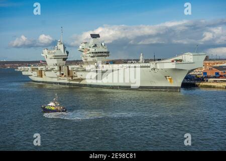 Porto di Portsmouth e Spinnaker Tower Foto Stock