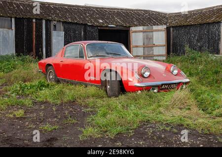 Fienile trovare Lotus Elan auto sportiva Foto Stock