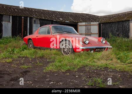 Fienile trovare Lotus Elan auto sportiva Foto Stock