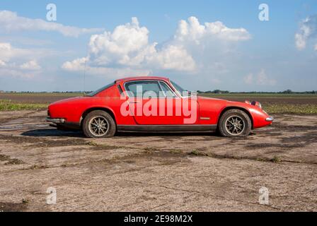 Fienile trovare Lotus Elan auto sportiva Foto Stock