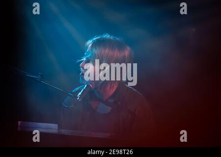 Vincitore del premio Crticis' Choice 2013 Brit, Tom Odell l'ultima data del suo tour in Gran Bretagna a Dingwalls a Camden, Londra Foto Stock