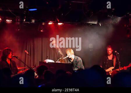 Vincitore del premio Crticis' Choice 2013 Brit, Tom Odell l'ultima data del suo tour in Gran Bretagna a Dingwalls a Camden, Londra Foto Stock