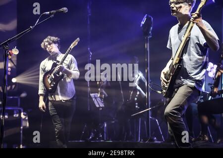 Alt-J esibendosi dal vivo sul palco il primo dei loro Due notti esaurite all'O2 Brixton Academy di Londra Foto Stock