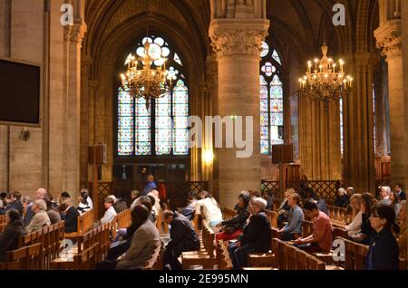 Prima del fuoco, all'interno della Cattedrale di Notre Dame, Parigi, Francia Foto Stock