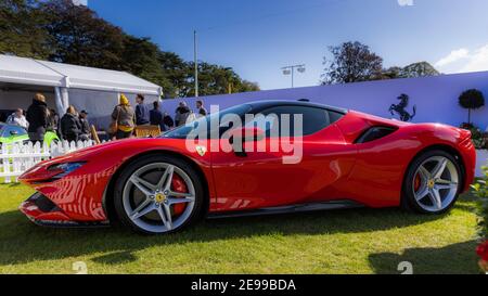 Ferrari SF90 stradale in mostra al Concours d’Elegance A Blenheim Palace il 26 settembre 2020 Foto Stock