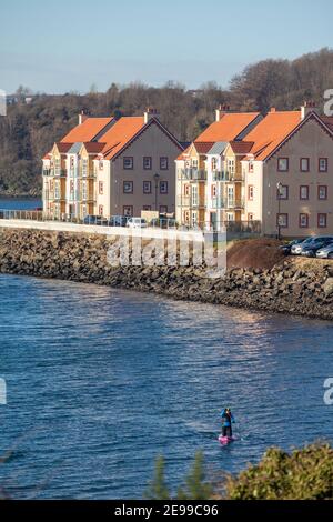 Un confine di pagaia a Saint Davids Bay a Dalgety Bay, Fife, Scozia Foto Stock