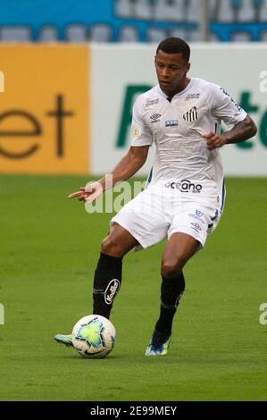 Arena de Gremio, Porto Alegre, Brasile. 3 gennaio 2021. Serie brasiliana A, Gremio contro Santos; Artur Gomes di Santos Credit: Action Plus Sports/Alamy Live News Foto Stock