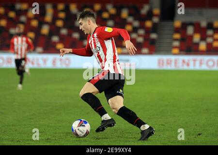 Londra, Regno Unito. 3 Feb 2021. Londra, Regno Unito. 03 Feb 2021. Sergi Canos di Brentford in azione durante il gioco. EFL Skybet Championship, Brentford contro Bristol City al Brentford Community Stadium di Brentford a Londra mercoledì 3 febbraio 2021. Questa immagine può essere utilizzata solo per scopi editoriali. Solo per uso editoriale, è richiesta una licenza per uso commerciale. Nessun utilizzo nelle scommesse, nei giochi o nelle pubblicazioni di un singolo club/campionato/giocatore. pic by Steffan Bowen/Andrew Orchard sports photography/Alamy Live news Credit: Andrew Orchard sports photography/Alamy Live News Foto Stock