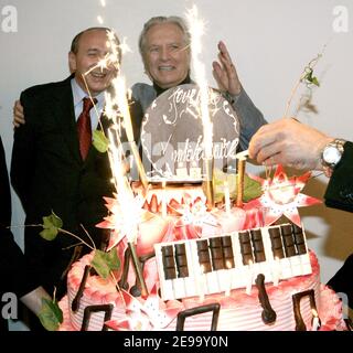 Il compositore di schermo Maurice Jarre suona con la National Lyon's Orchestra, a Lione, in Francia, il 20 aprile 2006. Celebra il suo 82esimo compleanno con il sindaco di Lione Gerard Collomb che gli offre la medaglia della città. Foto di Vincent Dargent/ABACAPRESS.COM Foto Stock