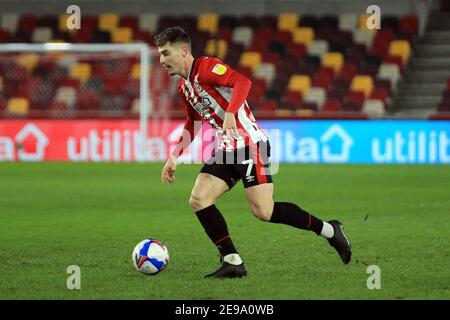 Londra, Regno Unito. 3 Feb 2021. Londra, Regno Unito. 03 Feb 2021. Sergi Canos di Brentford in azione durante il gioco. EFL Skybet Championship, Brentford contro Bristol City al Brentford Community Stadium di Brentford a Londra mercoledì 3 febbraio 2021. Questa immagine può essere utilizzata solo per scopi editoriali. Solo per uso editoriale, è richiesta una licenza per uso commerciale. Nessun utilizzo nelle scommesse, nei giochi o nelle pubblicazioni di un singolo club/campionato/giocatore. pic by Steffan Bowen/Andrew Orchard sports photography/Alamy Live news Credit: Andrew Orchard sports photography/Alamy Live News Foto Stock