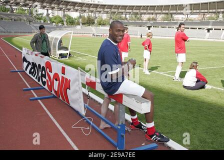 Il cantante francese Lord Kossity partecipa a una partita di calcio per sostenere il giornale France-Soir tenutosi allo stadio Charlety di Parigi, in Francia, il 11 maggio 2006. Francia i lavoratori di Soir protestano dopo Olivier Rey che ha comprato la carta indietro e annunciato la ridondanza. Foto di Laurent Zabulon/ABACAPRESS.COM. Foto Stock