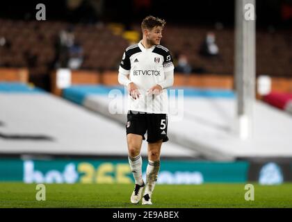 Craven Cottage, Londra, Regno Unito. 3 Feb 2021. Calcio della Premier League inglese, Fulham contro Leicester City; Joachim Andersen di Fulham Credit: Action Plus Sports/Alamy Live News Foto Stock