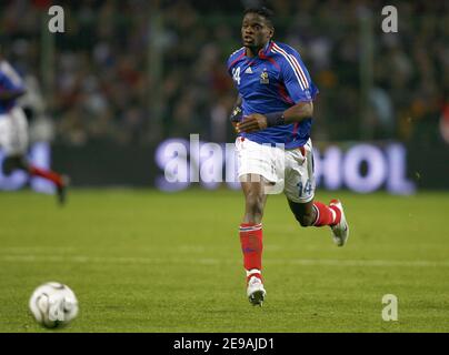 Francia Louis Saha durante la partita internazionale amichevole, Francia contro Danimarca al Bollaert Stadium di Lens, Francia, il 31 maggio 2006. La Francia ha vinto 2-0. Foto di Christian Liegi/ABACAPRESS.COM Foto Stock