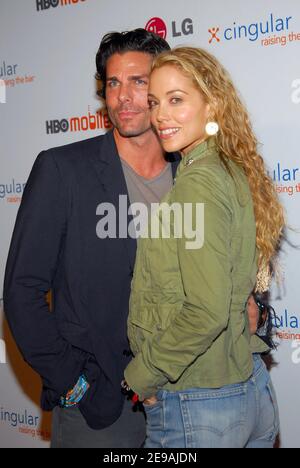 Elizabeth Berkley e il marito Greg Lauren partecipano alla festa mobile di Sneak Peak HBO che si è tenuta al ristorante MR Chow a New York, NY, USA il 31 maggio 2006. Foto di Gregorio Binuya/ABACAPRESS.COM Foto Stock