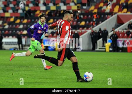 Londra, Regno Unito. 3 Feb 2021. Londra, Regno Unito. 03 Feb 2021. Saman Ghoddos di Brentford in azione. EFL Skybet Championship, Brentford contro Bristol City al Brentford Community Stadium di Brentford a Londra mercoledì 3 febbraio 2021. Questa immagine può essere utilizzata solo per scopi editoriali. Solo per uso editoriale, è richiesta una licenza per uso commerciale. Nessun utilizzo nelle scommesse, nei giochi o nelle pubblicazioni di un singolo club/campionato/giocatore. pic by Steffan Bowen/Andrew Orchard sports photography/Alamy Live news Credit: Andrew Orchard sports photography/Alamy Live News Foto Stock