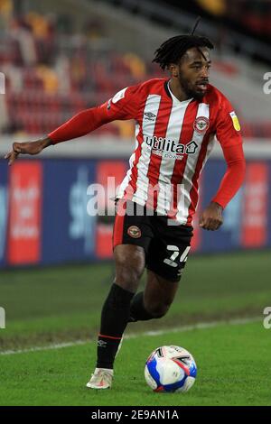 Londra, Regno Unito. 3 Feb 2021. Londra, Regno Unito. 03 Feb 2021. Tariqe Fosu di Brentford in azione durante il gioco. EFL Skybet Championship, Brentford contro Bristol City al Brentford Community Stadium di Brentford a Londra mercoledì 3 febbraio 2021. Questa immagine può essere utilizzata solo per scopi editoriali. Solo per uso editoriale, è richiesta una licenza per uso commerciale. Nessun utilizzo nelle scommesse, nei giochi o nelle pubblicazioni di un singolo club/campionato/giocatore. pic by Steffan Bowen/Andrew Orchard sports photography/Alamy Live news Credit: Andrew Orchard sports photography/Alamy Live News Foto Stock
