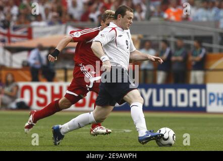 Wayne Rooney in Inghilterra durante la Coppa del mondo 2006, Inghilterra contro Trinidad e Tobago allo stadio Easy-Credit-Stadion di Norimberga, Germania, il 15, 2006. L'Inghilterra ha vinto 2-0. Foto di Christian Liegi/ABACAPRESS.COM Foto Stock