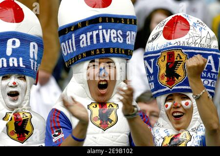 I fan del Giappone durante la Coppa del mondo 2006, Gruppo F, Giappone contro Brasile allo stadio Signal Iduna Park di Dortmund, Germania, il 22 giugno 2006. Il Brasile ha vinto 4-1. Foto di Christian Liegi/ABACAPRESS.COM Foto Stock