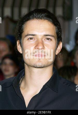 Orlando Bloom partecipa alla prima mondiale di Pirati dei Caraibi: Dead Man's Chest a Disneyland ad Anaheim, California, il 24 giugno 2006. Foto di Fiona Primavera/ABACAPRESS.COM Foto Stock