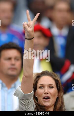 La moglie di Thierry Henry modello inglese Nicole Merry durante la Coppa del mondo 2006, secondo turno, Francia contro Spagna allo stadio AWD-Arena di Hannover, Germania, il 27 giugno 2006. La Francia ha vinto 3-1. Foto di Gouhier-Hahn-Orban/Cameleon/ABACAPRESS.COM Foto Stock