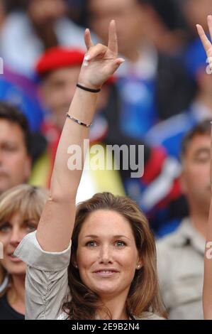 La moglie di Thierry Henry modello inglese Nicole Merry durante la Coppa del mondo 2006, secondo turno, Francia contro Spagna allo stadio AWD-Arena di Hannover, Germania, il 27 giugno 2006. La Francia ha vinto 3-1. Foto di Gouhier-Hahn-Orban/Cameleon/ABACAPRESS.COM Foto Stock