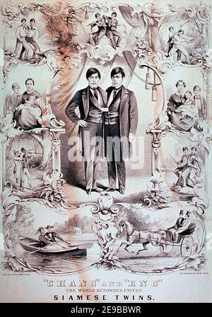 La litografia di Currier e Ives datata 1860 che ritrae 'i famosi gemelli Siamesi Uniti' Chang e Eng Bunker. Il confine mostra Chang e Eng impegnati in una varietà di attività, come la caccia, la pesca e l'agricoltura. Le loro mogli e i loro figli sono mostrati a ciascuno dei loro lati. Foto Stock