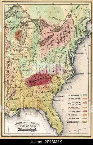 Terre tribali indiane negli Stati dell'Est degli Stati Uniti circa 1600 Old Map. Titolo originale: 'Aborigeno America ad est del Mississippi.' Si tratta di una riproduzione migliorata e restaurata di una vecchia mappa che mostra le terre di varie tribù indiane a partire da circa 1600. Mappa pubblicata nel 1840. Chiave per le località delle tribù indiane. Foto Stock