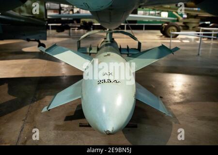 Una bomba intelligente radioguidata tedesca Ruhrstahl SD 1400 X (il Fritz X) della seconda guerra mondiale al National Museum of the US Air Force di Dayton, Ohio, USA. Foto Stock