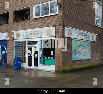 Noshers è un'azienda di gastronomia ebraica e Kosher situata a Pinner Green, Pinner, Greater London, England, UK Foto Stock